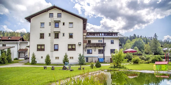 Aktivní relax pro páry i rodiny na německé straně Šumavy: polopenze a sauna