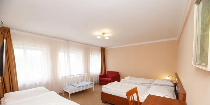 Všechny pokoje jsou jednoduše a účelně zařízené.