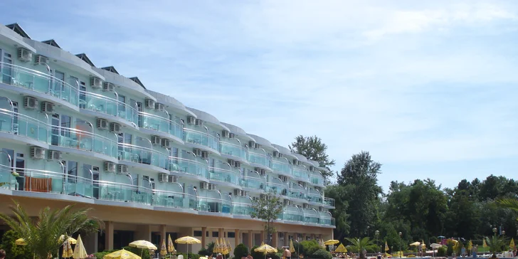 Letecky do Bulharska: 3 různé hotely se snídaní, polopenzí i all inclusive