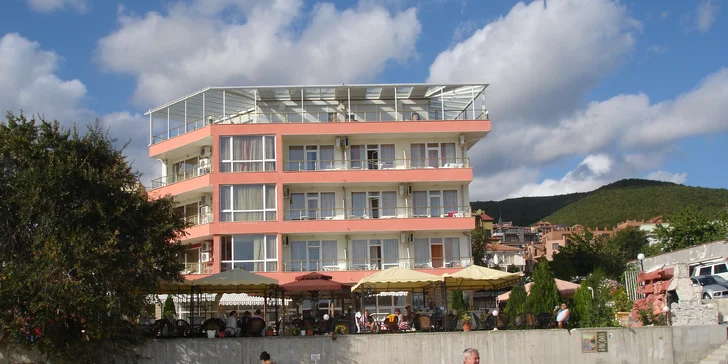 Letecky do Bulharska: 3 různé hotely se snídaní, polopenzí i all inclusive