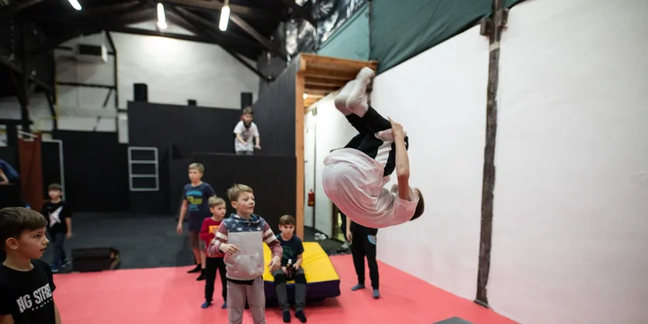 Vyzkoušej si, jaké to je být ninjou: vstup do Parkour Parku i hodina s trenérem