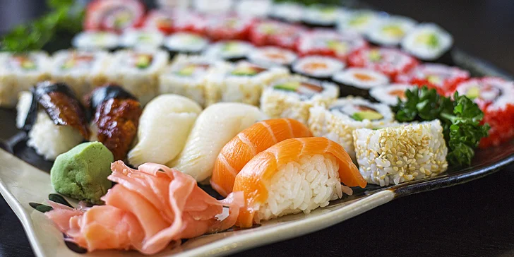 Ochutnejte sečuánskou kuchyni: degustační sushi menu ve Slovanském domě