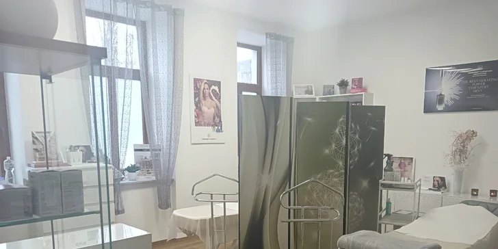 V salonu se používá velice kvalitní profesionální španělská kosmetika značek Germanie de Capuccini, Syncare, Ainhoa, Skeyndor. 