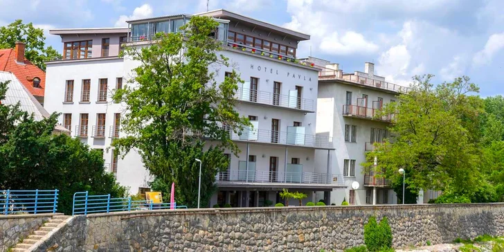 Odpočiňte si v Piešťanech: pobyt v 4* hotelu s polopenzí, koupáním a výlety