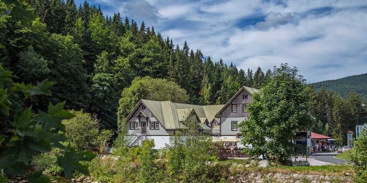 Za pohodou kdykoliv v roce: dovolená pro 2 ve Špindlu s polopenzí a wellness