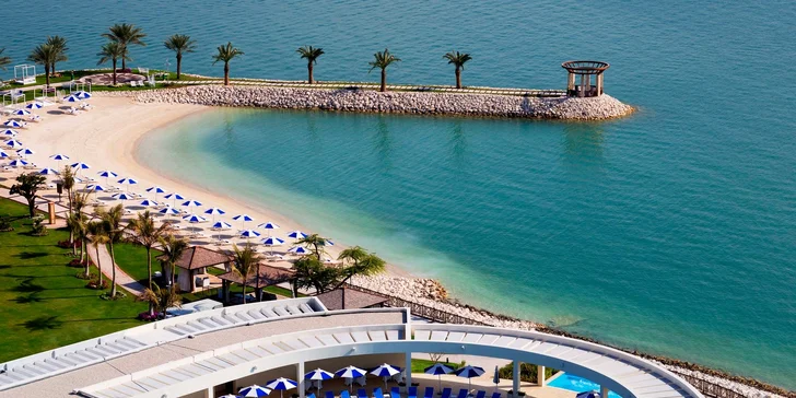 Luxusní odpočinek v Kataru: 4–11 nocí v 5* resortu s polopenzí a bazénem