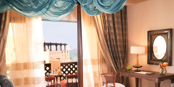 5* resort u soukromé pláže v Kataru: 4–11 nocí s polopenzí, 2 bazény a fitness