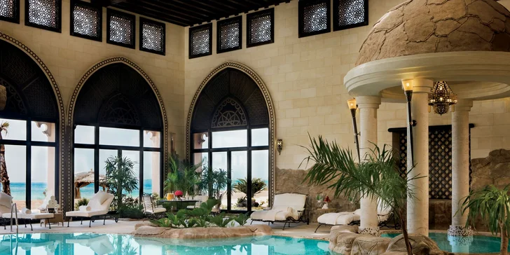 5* resort u soukromé pláže v Kataru: 4–11 nocí s polopenzí, 2 bazény a fitness
