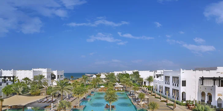 5* resort u soukromé pláže v Kataru: 4–11 nocí s polopenzí, 2 bazény a fitness