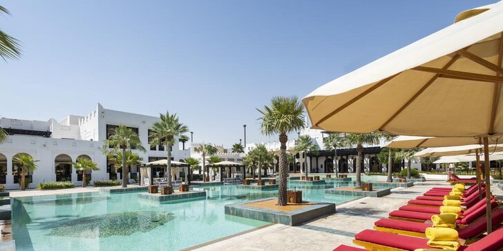 5* resort u soukromé pláže v Kataru: 4–11 nocí s polopenzí, 2 bazény a fitness