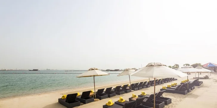 5* resort u soukromé pláže v Kataru: 4–11 nocí s polopenzí, 2 bazény a fitness