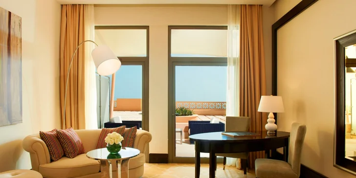 Dovolená v orientálním Kataru: 4–11 nocí v 5* resortu s polopenzí a bazénem