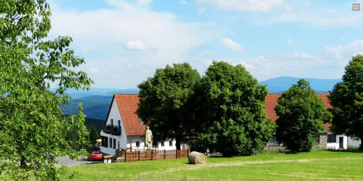 Jarní turistika uprostřed šumavské přírody s bohatou polopenzí pro dva