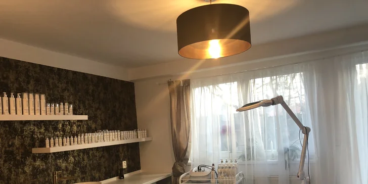 Pečujte o svou pleť: fotonová terapie pro lifting, odstranění akné a jizev