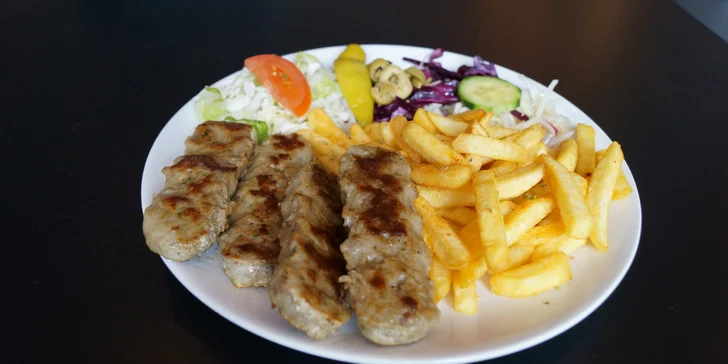 Arabské dobroty: špízy na grilu či Hawashi zapečené v peci dle výběru