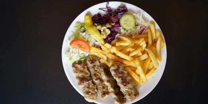 Arabské dobroty: špízy na grilu či Hawashi zapečené v peci dle výběru