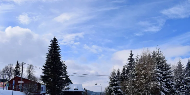 Jarní dovolená v Orlických horách: polopenze, infrasauna, a dítě do 11,9 let zdarma