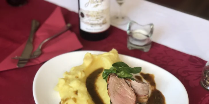 3chodové menu s panenkou i kuřecím steakem a nápoj podle výběru pro dva