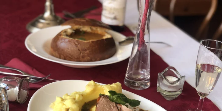 3chodové menu s panenkou i kuřecím steakem a nápoj podle výběru pro dva
