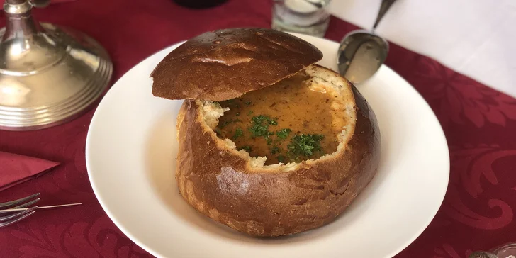 3chodové menu s panenkou i kuřecím steakem a nápoj podle výběru pro dva