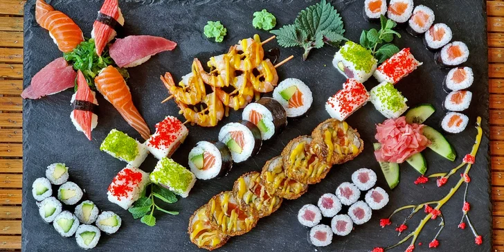 Pestré sety až 64 ks sushi s rybami i zeleninou a k tomu kimchi