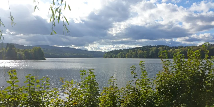 Lipno na kolech i bez: pobyt vč. snídaně či polopenze a karta plná výhod