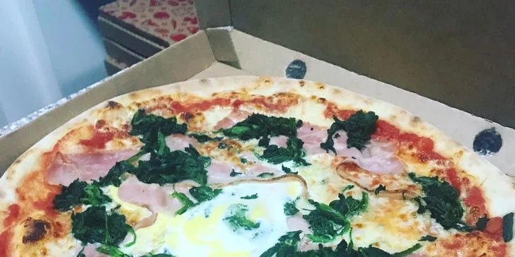 Dvě nebo čtyři pizzy podle výběru z 26 druhů, průměr 32 nebo 40 cm