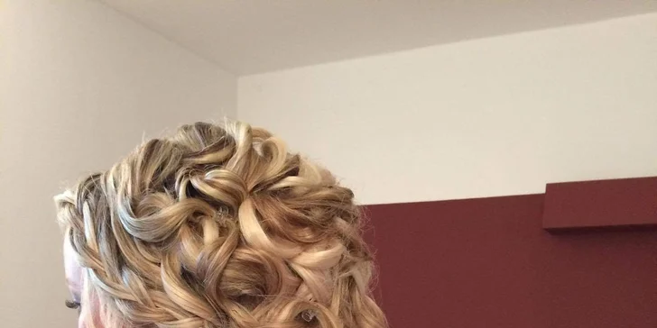 Kadeřnický balíček pro krásné vlasy: mytí, střih, foukaná a styling