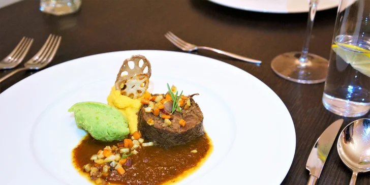 4chodové menu pro 1 nebo 2 os.: carpaccio, staročeská kulajda i hovězí líčka