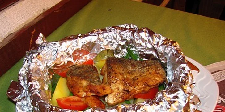 116 Kč za luxusní 200 g steak z čerstvého lososa zapečený na bramborách