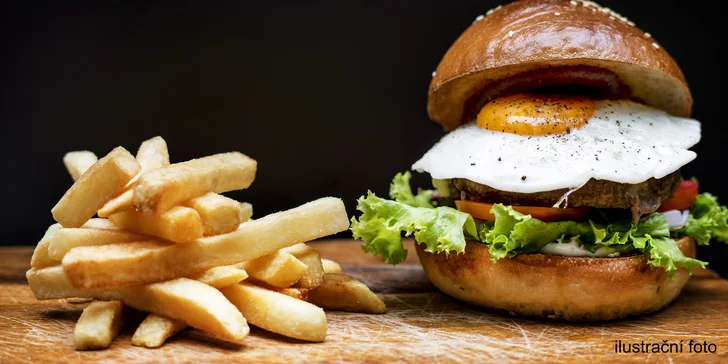 Hovězí burger s vajíčkem, domácí hranolky a bylinková majonéza pro jednoho