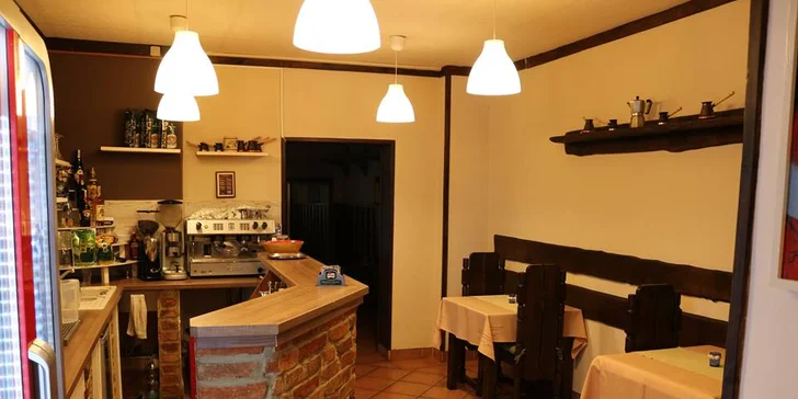 Rodinnou pizzerii s klidnou atmosférou najdete v Plzni na náměstí T. G. Masaryka. 