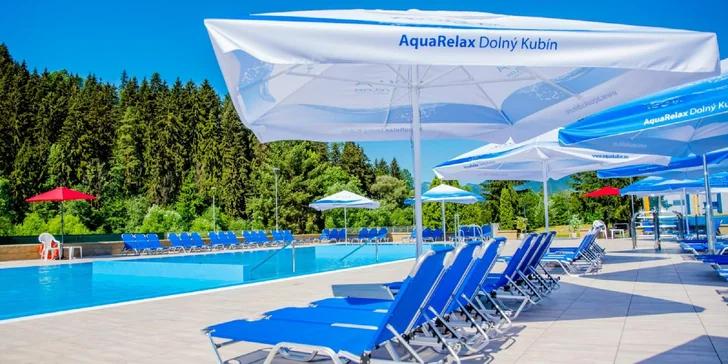 Letné poldenné vstupy do AquaRelax Dolný Kubín: Plavecký bazén, vodný svet aj letná aqua zóna!