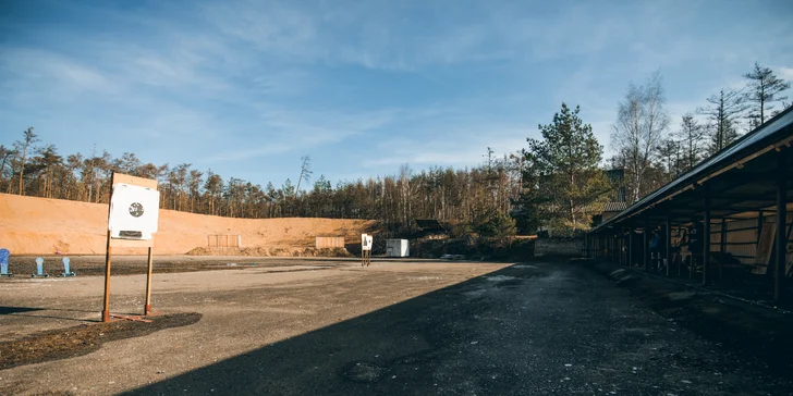 Střelba z pestré škály zbraní pro začátečníky i pokročilé střelce: až 80 výstřelů