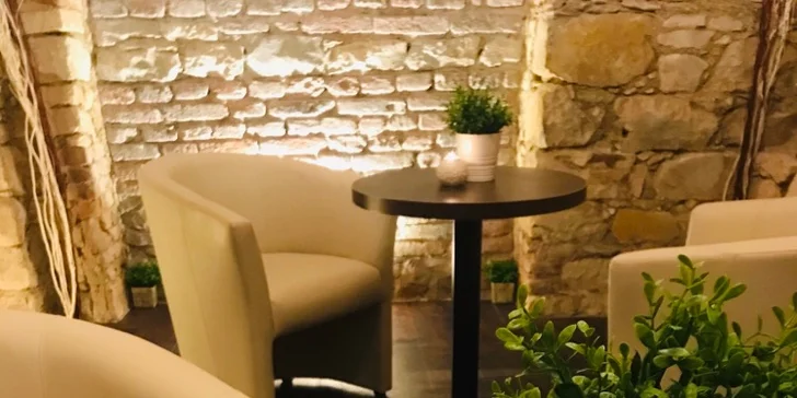 Relaxujte: 60 min. privátní vířivky i finské sauny se sektem pro dva