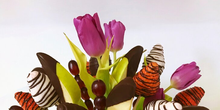 Kytice z čerstvých květin, ovoce v pravé belgické čokoládě i z makronek