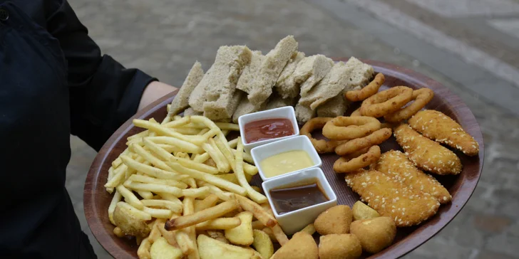 Pokud přijdete dva, dostanete rovnou 1,1 kg jídla, pro čtyři labužníky je nachystaná dokonce porce o váze 1,8 kg. 