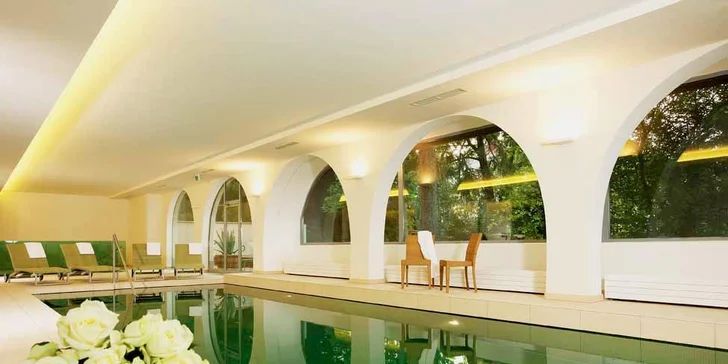 4* zámecký hotel v rakouském lázeňském Badenu s neomezeným wellness