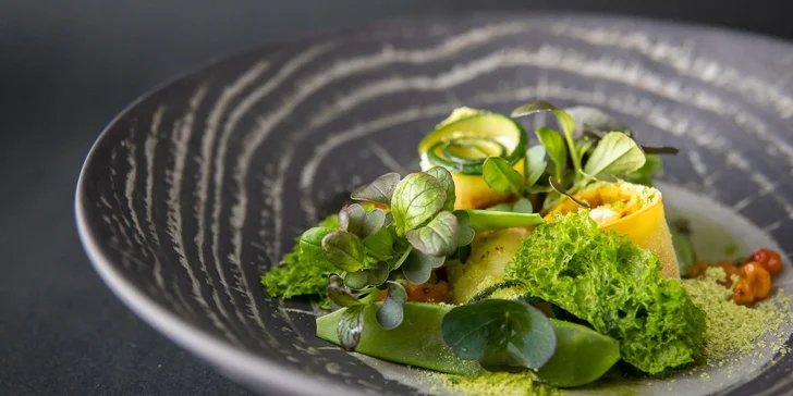 V restauraci si dáte menu podle šéfkuchaře, případně si ho vyberete z nabídky. 
