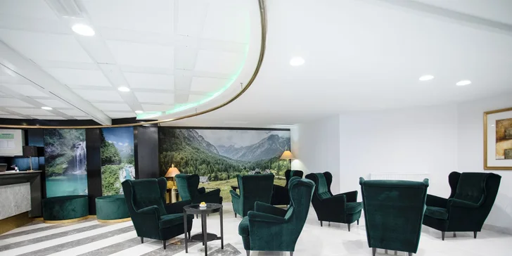 Stylové lobby zve k posezení.