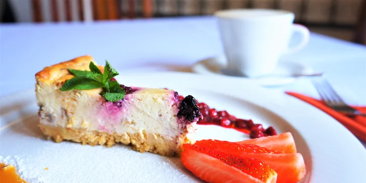 Oslaďte si den: cheesecake nebo brownies a káva podle výběru