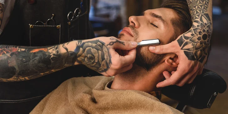 Kompletní barber péče pro pány: střih, masáž hlavy i holení břitvou