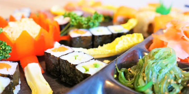 Pestré a efektně servírované sushi sety v centru Brna: 36 až 73 kousků