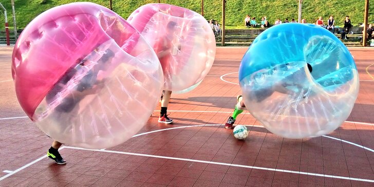 Sport a sranda: "fotbalový" Bubbleball venku i s rozhodčím pro 6–8 os.