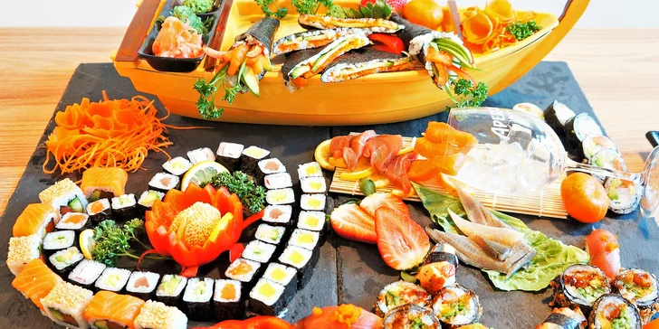 Pestré a efektně servírované sushi sety v centru Brna: 36 až 73 kousků