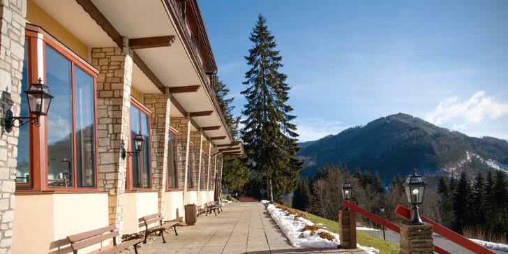 Duben v rakouských Alpách: pobyty se snídaní i neomezeným bazénem