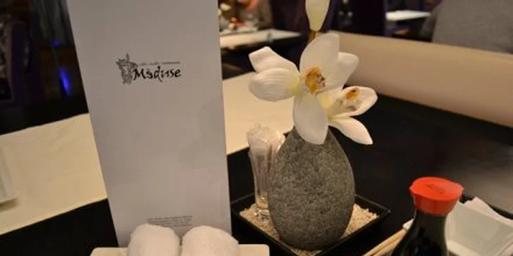 349 Kč za japonský sushi set PRO DVA v Cafe Sushi Restaurantu Meduse. Polévky misoshiru, maki sushi menu s 20 kousky a kokosový dezert se slevou 58 %