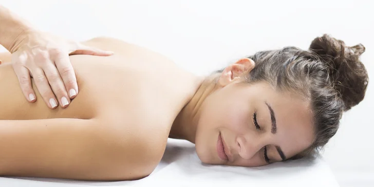 Zastavte se, nadechněte se a relaxujte: celotělová masáž i třeba lifting rukou