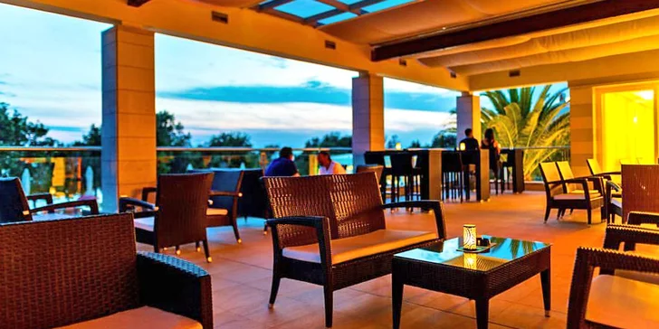 4* dovolená na chorvatském ostrově Pag: all inclusive i bazény, 2 děti zdarma