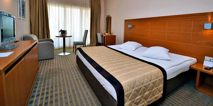 4* dovolená na chorvatském ostrově Pag: all inclusive i bazény, 2 děti zdarma